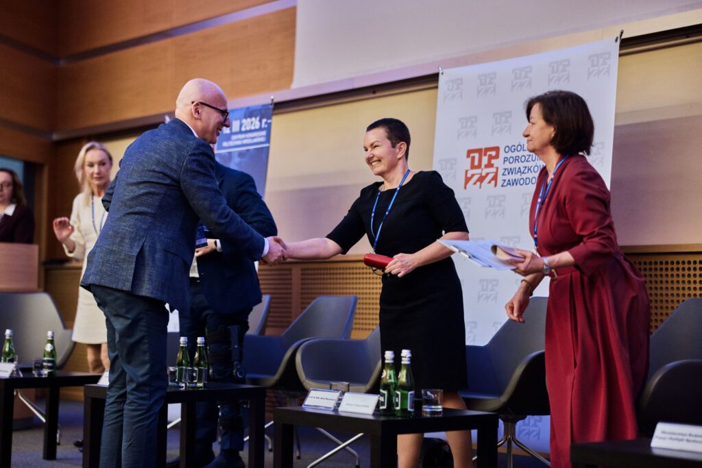 Prof. Anna Pacześniak, as a panelist in the debate “Equality in the workplace – different perspectives” during the conference of the Ogólnopolskie Porozumienie Związków Zawodowych titled “Facts instead of myths – how knowledge and dialogue build an equal society”, compared European and national solutions for counteracting discrimination, promoting women’s participation in decision-making processes in politics and business, and discussed the role of trade unions in building inclusive workplaces. The nationwide conference, held at Politechnika Wrocławska on March 12, 2026, was attended by trade unionists from across the country representing all sectors of the economy.